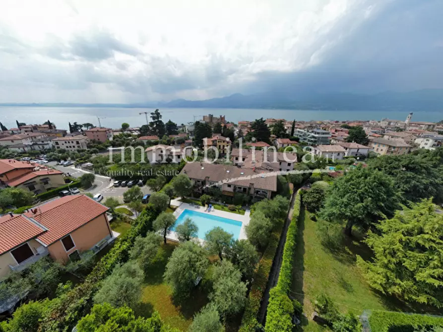 Immagine 35 di Appartamento in vendita  a Torri Del Benaco