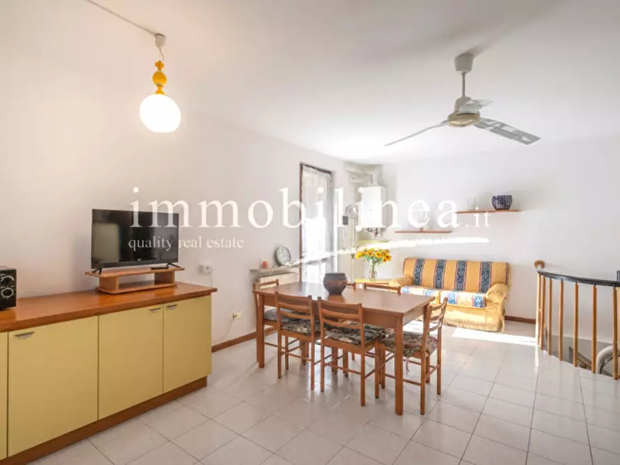 Immagine 11 di Appartamento in vendita  in VIA MONTE BALDO a Garda