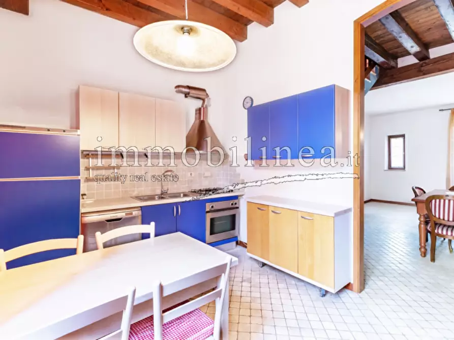 Immagine 8 di Appartamento in vendita  in Viale della Repubblica a Costermano sul Garda