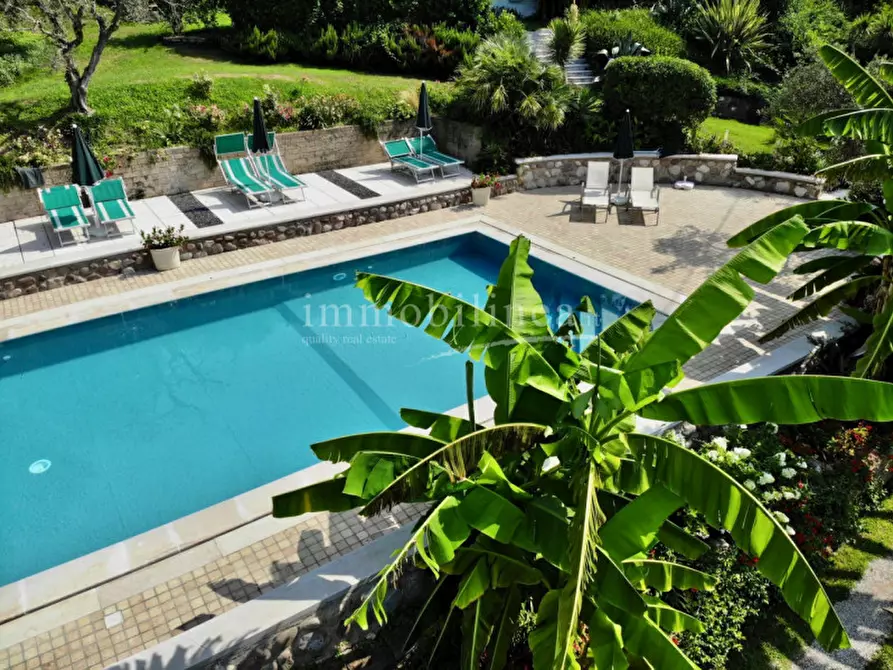 Immagine 1 di Rustico / casale in vendita  a Bardolino