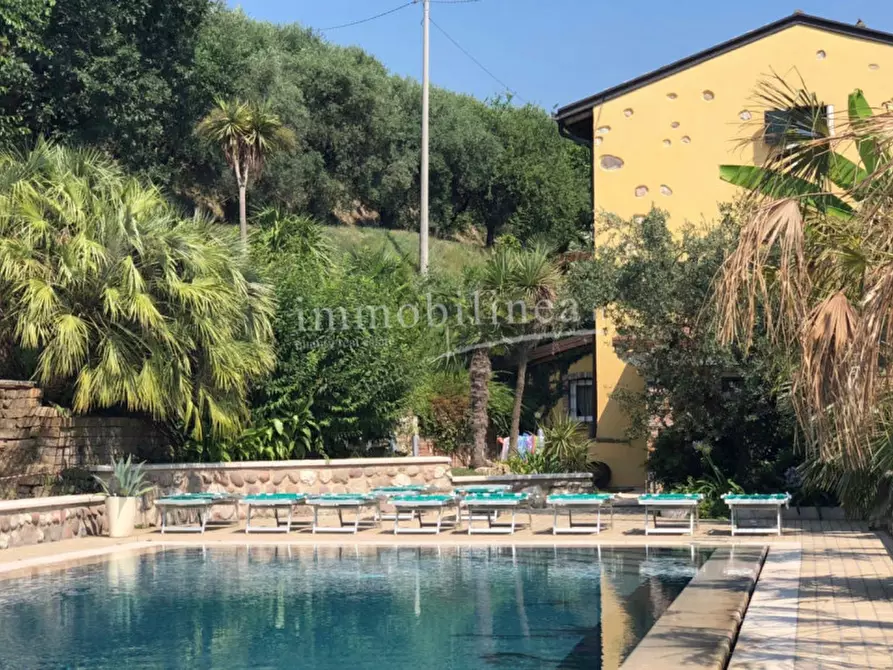 Immagine 2 di Rustico / casale in vendita  a Bardolino