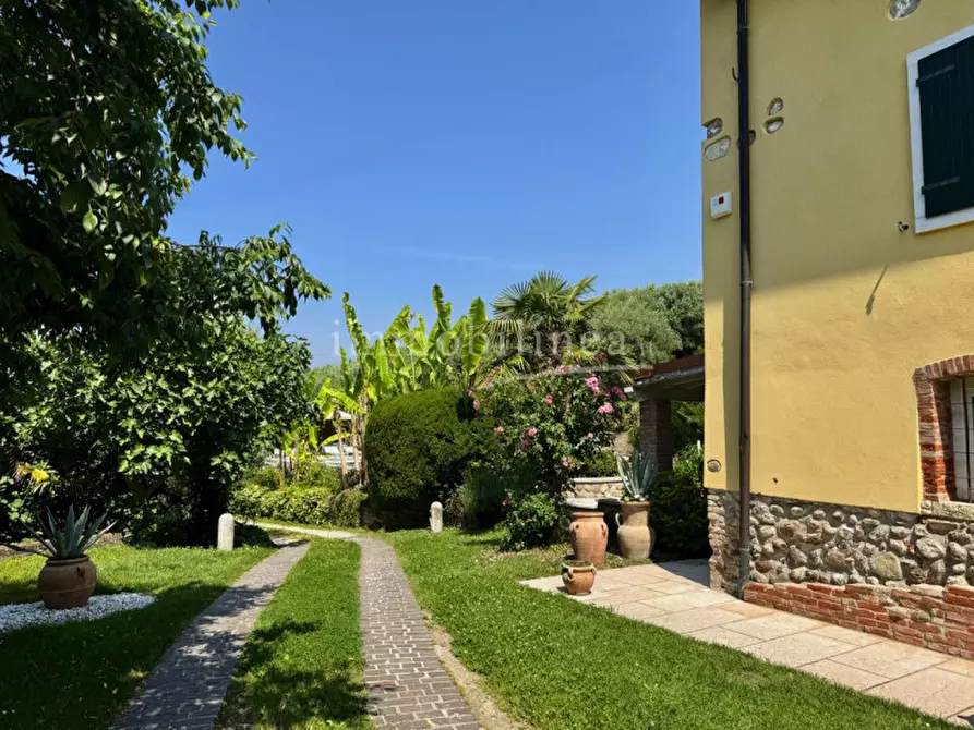 Immagine 5 di Rustico / casale in vendita  a Bardolino