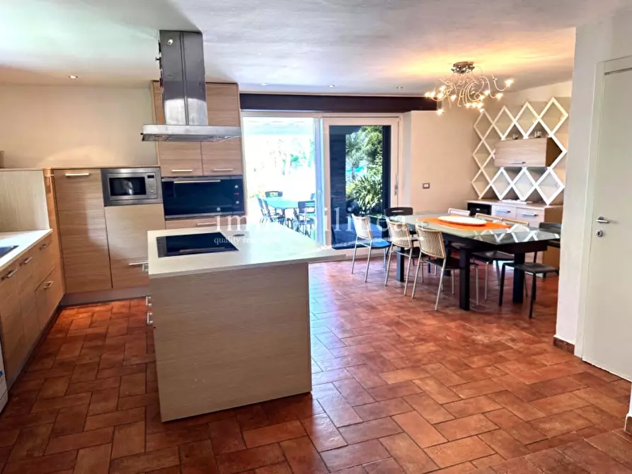 Immagine 19 di Rustico / casale in vendita  a Bardolino