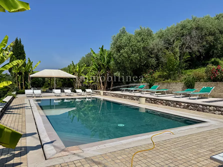 Immagine 39 di Rustico / casale in vendita  a Bardolino