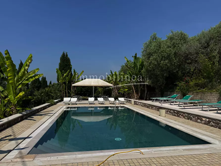 Immagine 49 di Rustico / casale in vendita  a Bardolino