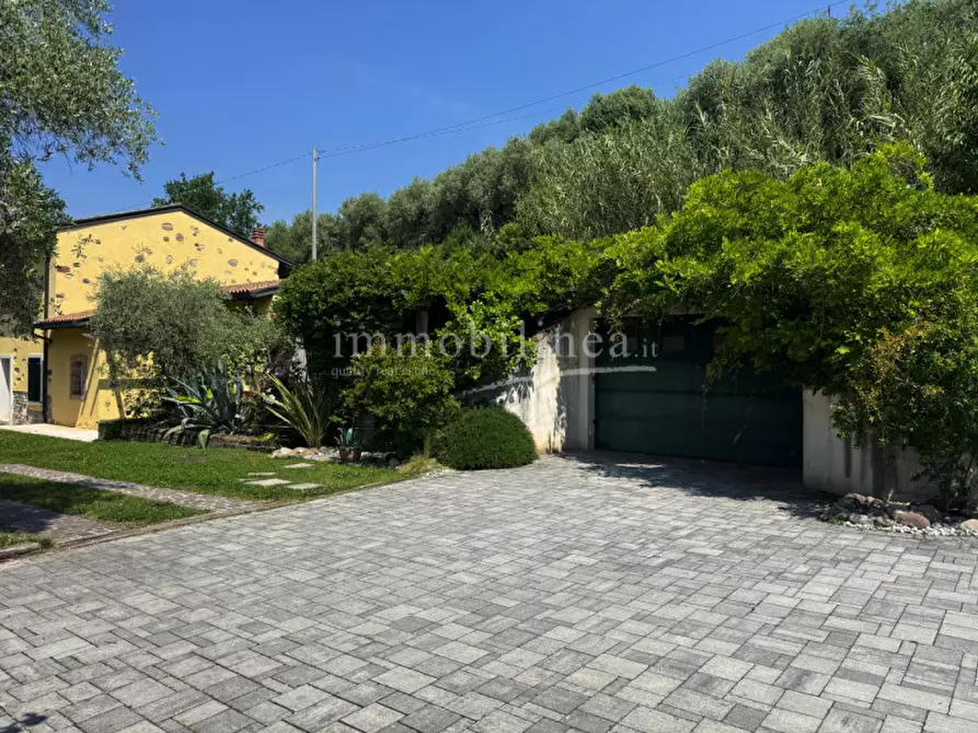 Immagine 56 di Rustico / casale in vendita  a Bardolino