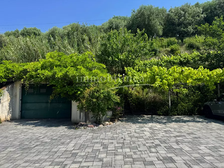 Immagine 57 di Rustico / casale in vendita  a Bardolino