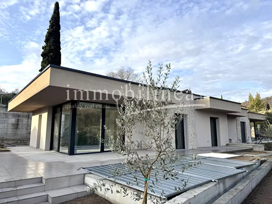 Immagine 2 di Casa bifamiliare in vendita  in Cortina - Marciaga a Costermano sul Garda
