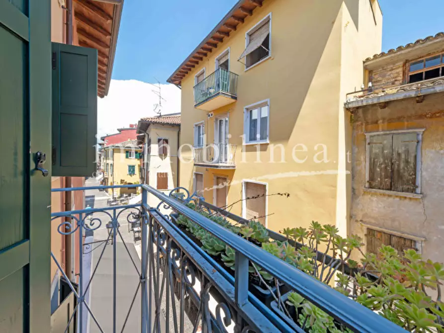 Immagine 2 di Appartamento in vendita  in Corso Dante Alighieri a Torri Del Benaco