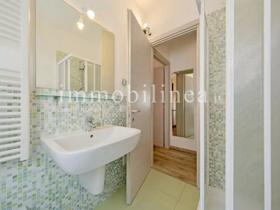 Immagine 15 di Appartamento in vendita  in Corso Dante Alighieri a Torri Del Benaco