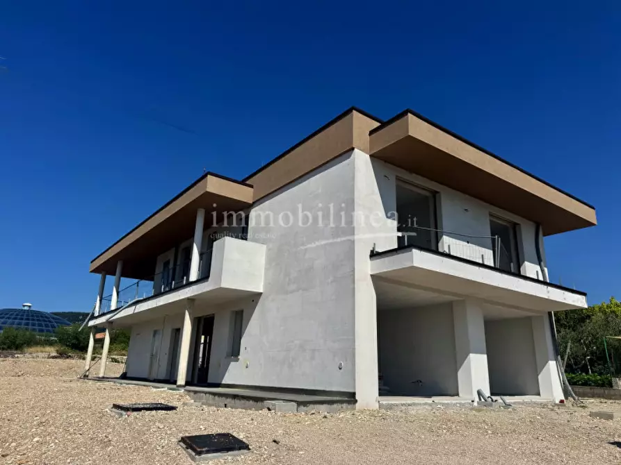 Immagine 1 di Appartamento in vendita  in via Giare a Garda