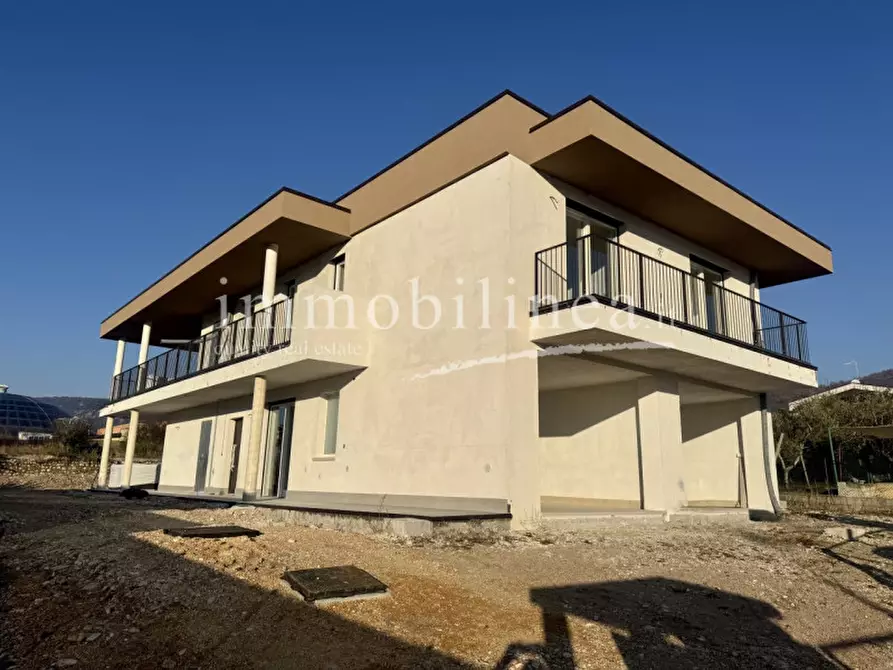 Immagine 1 di Appartamento in vendita  in via Giare a Garda