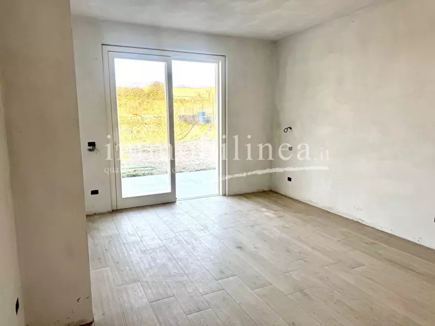 Immagine 13 di Appartamento in vendita  in via Giare a Garda