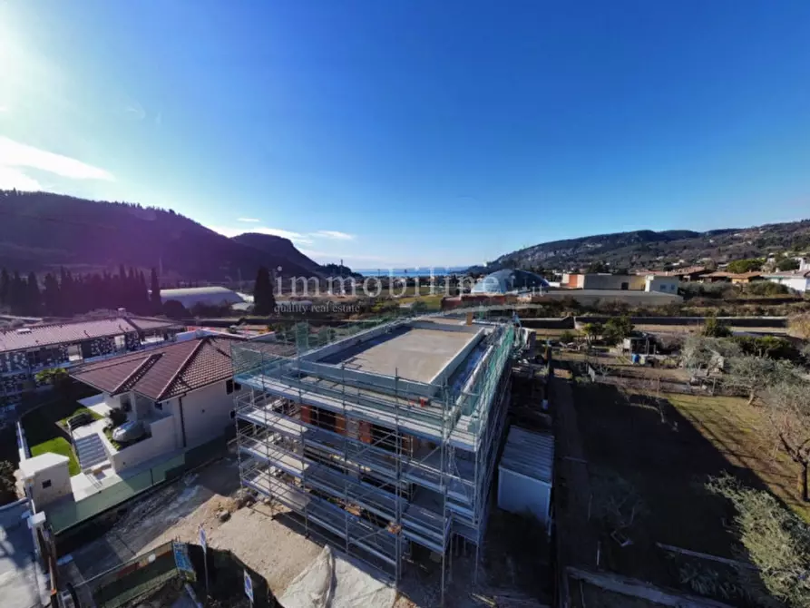 Immagine 15 di Appartamento in vendita  in via Giare a Garda