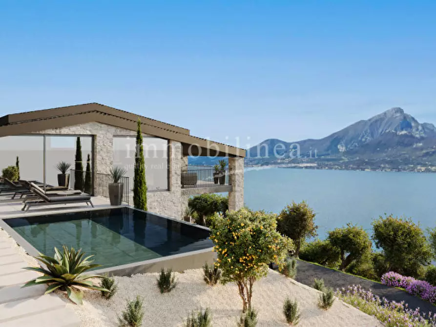 Immagine 1 di Villa in vendita  in Ca' Tronconi - Pai a Torri Del Benaco