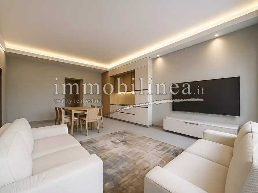 Immagine 6 di Palazzo in vendita  in Via Fratelli Lavanda a Torri Del Benaco