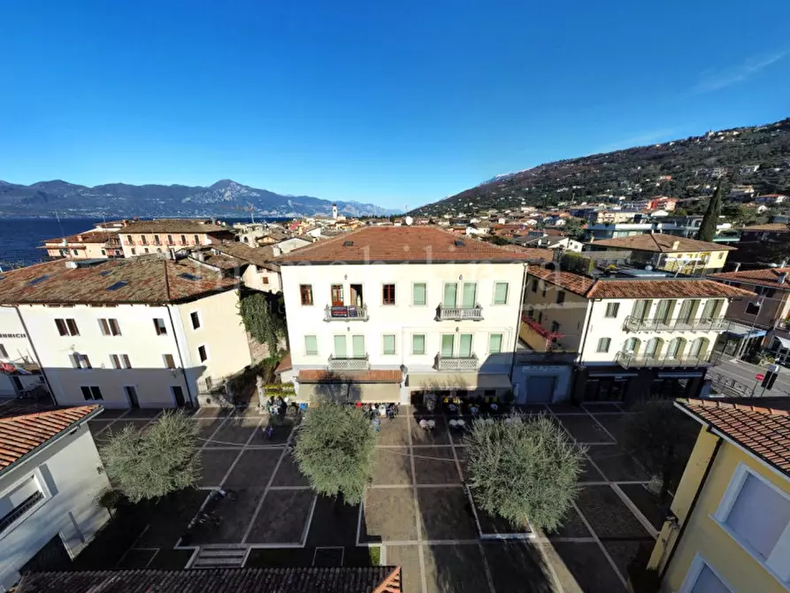 Immagine 7 di Palazzo in vendita  in Via Fratelli Lavanda a Torri Del Benaco