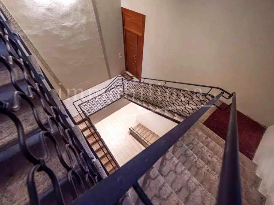 Immagine 14 di Palazzo in vendita  in Via Fratelli Lavanda a Torri Del Benaco