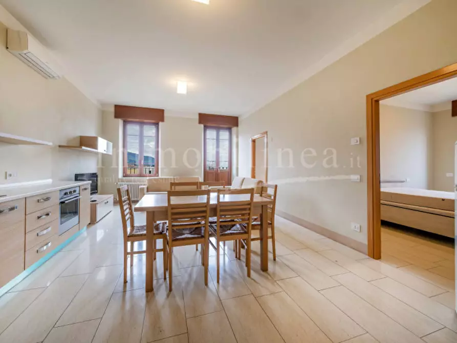 Immagine 17 di Palazzo in vendita  in Via Fratelli Lavanda a Torri Del Benaco