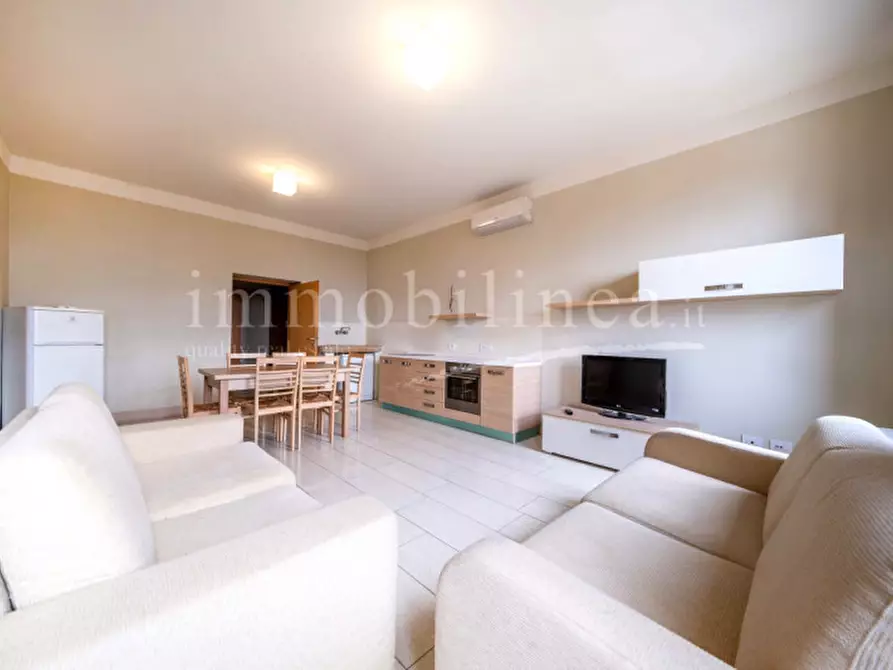 Immagine 18 di Palazzo in vendita  in Via Fratelli Lavanda a Torri Del Benaco