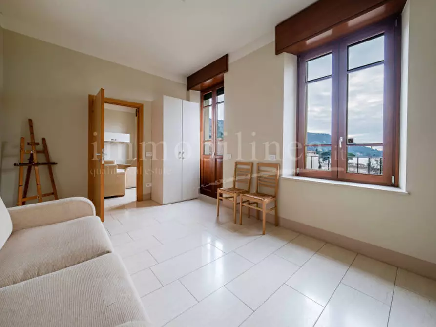 Immagine 29 di Palazzo in vendita  in Via Fratelli Lavanda a Torri Del Benaco