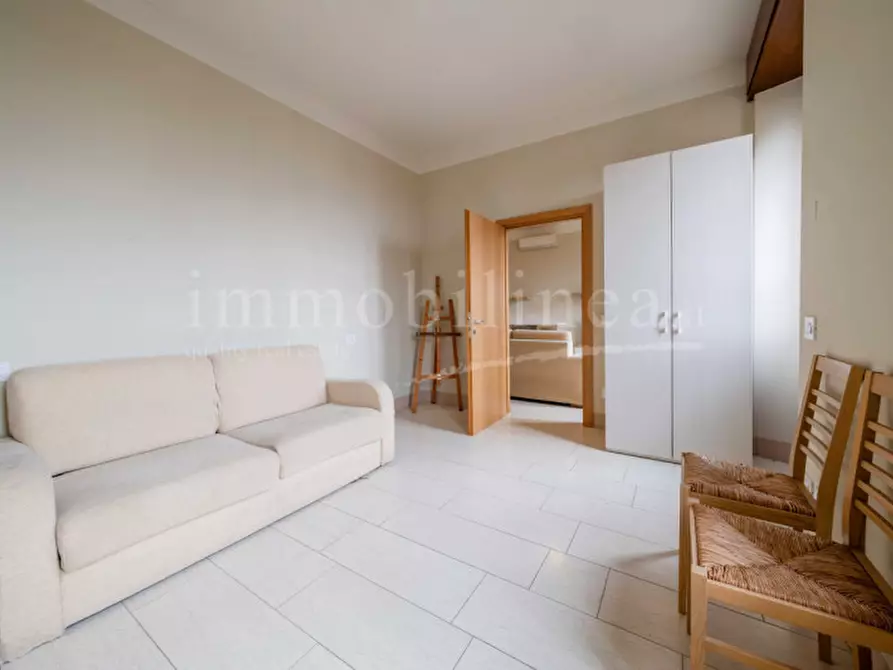 Immagine 29 di Palazzo in vendita  in Via Fratelli Lavanda a Torri Del Benaco