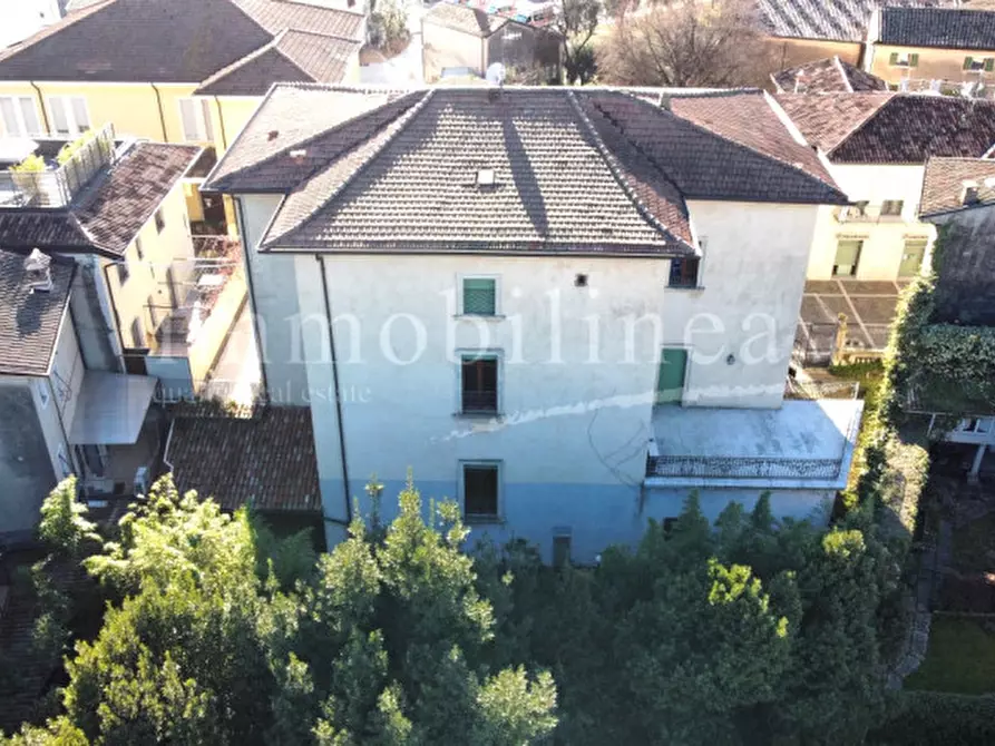 Immagine 38 di Palazzo in vendita  in Via Fratelli Lavanda a Torri Del Benaco