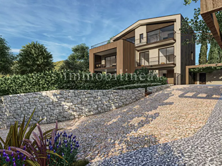 Immagine 7 di Appartamento in vendita  a Torri Del Benaco