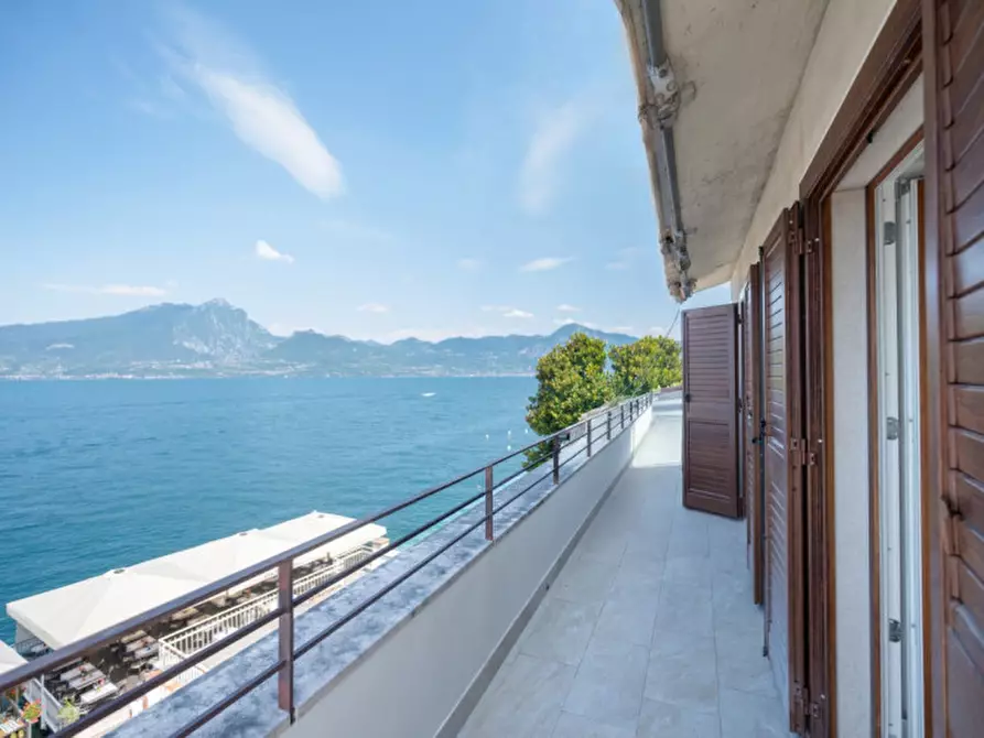 Immagine 3 di Attico in vendita  in lungolago barbaran a Torri Del Benaco