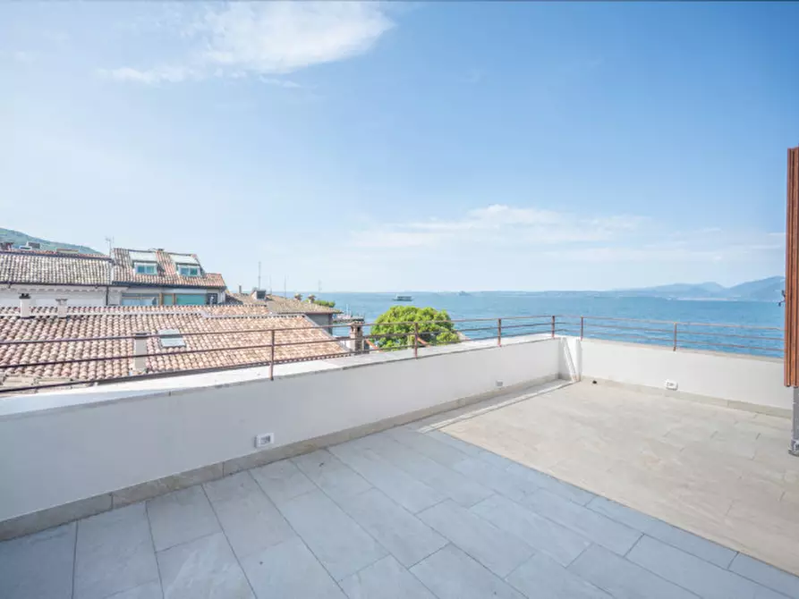 Immagine 4 di Attico in vendita  in lungolago barbaran a Torri Del Benaco