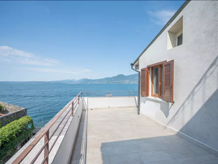 Immagine 5 di Attico in vendita  in lungolago barbaran a Torri Del Benaco