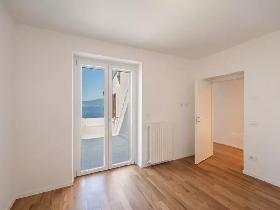 Immagine 19 di Attico in vendita  in lungolago barbaran a Torri Del Benaco