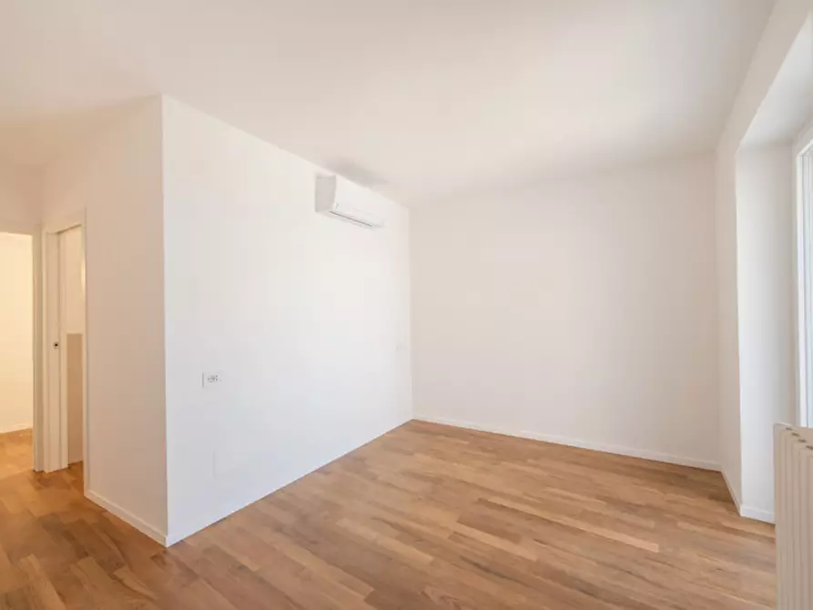 Immagine 20 di Attico in vendita  in lungolago barbaran a Torri Del Benaco