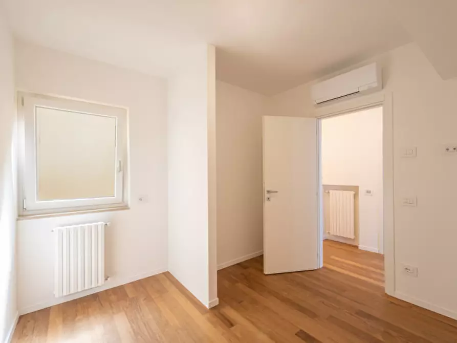 Immagine 23 di Attico in vendita  in lungolago barbaran a Torri Del Benaco