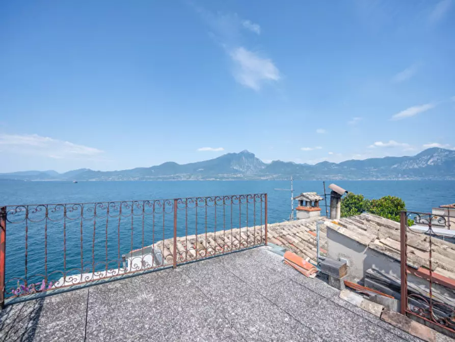 Immagine 33 di Attico in vendita  in lungolago barbaran a Torri Del Benaco