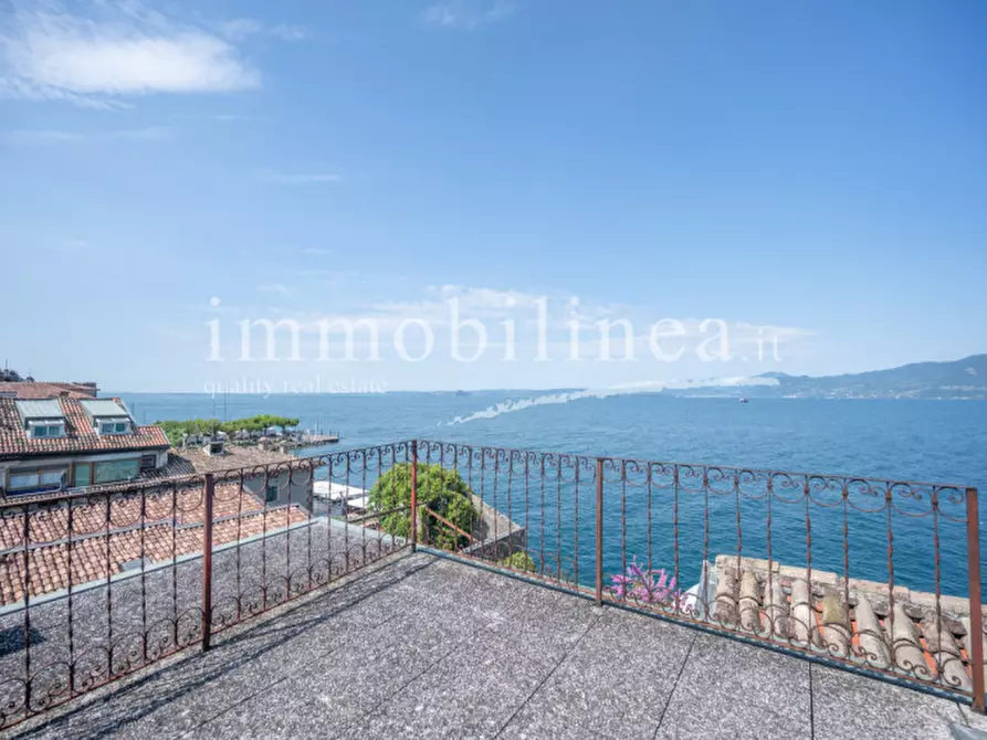 Immagine 44 di Attico in vendita  in lungolago barbaran a Torri Del Benaco