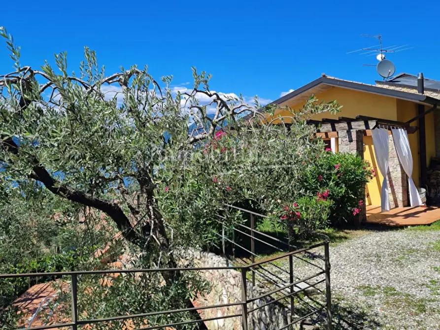 Immagine 11 di Villa in vendita  in Luigi Pirandello a Torri Del Benaco