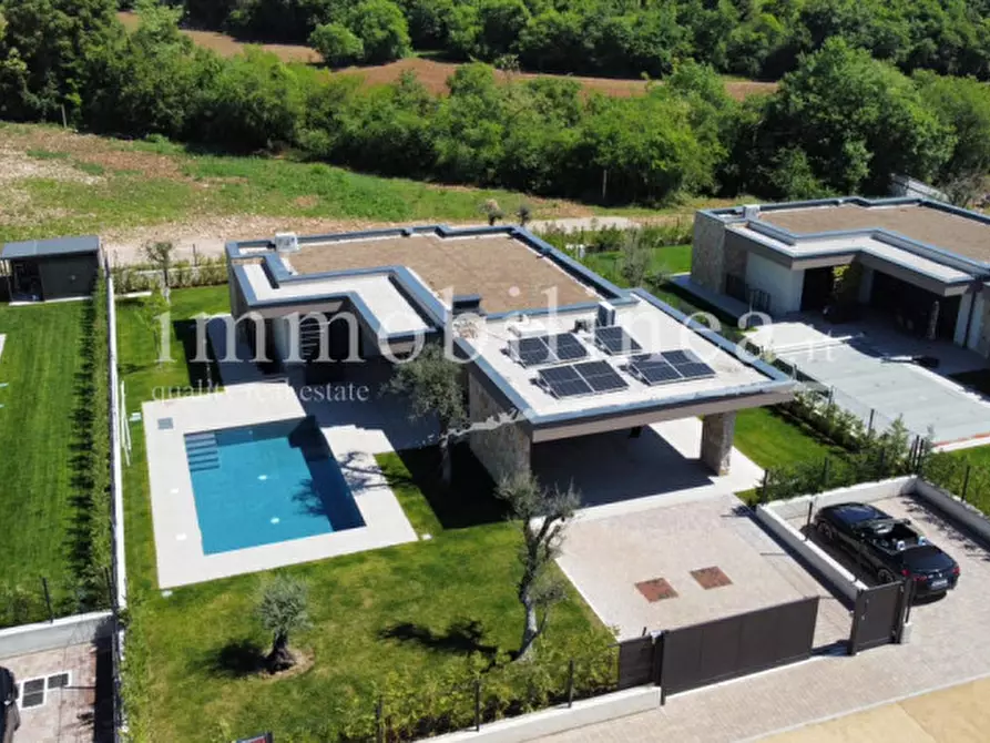 Immagine 3 di Villa in vendita  in Rossar a Costermano sul Garda