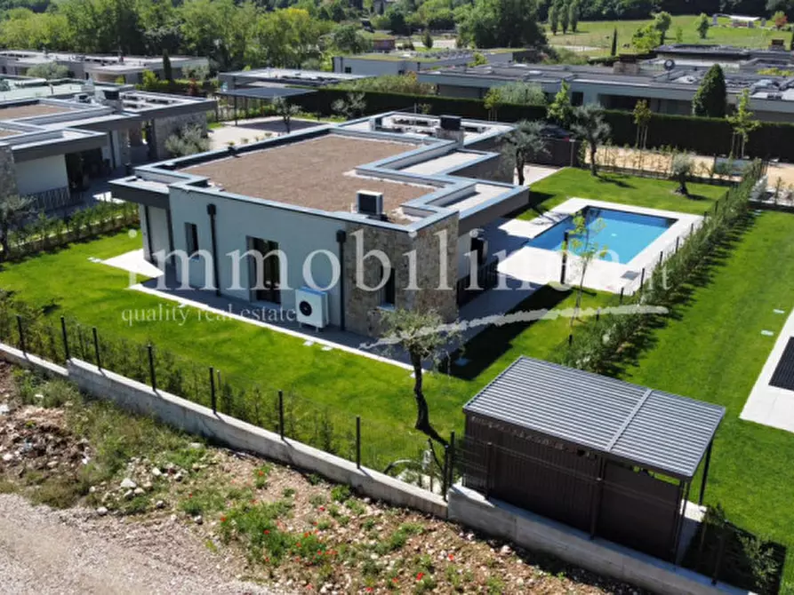 Immagine 4 di Villa in vendita  in Rossar a Costermano sul Garda