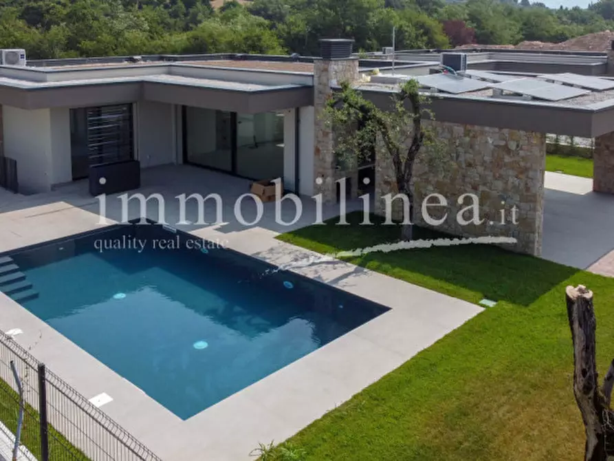 Immagine 5 di Villa in vendita  in Rossar a Costermano sul Garda