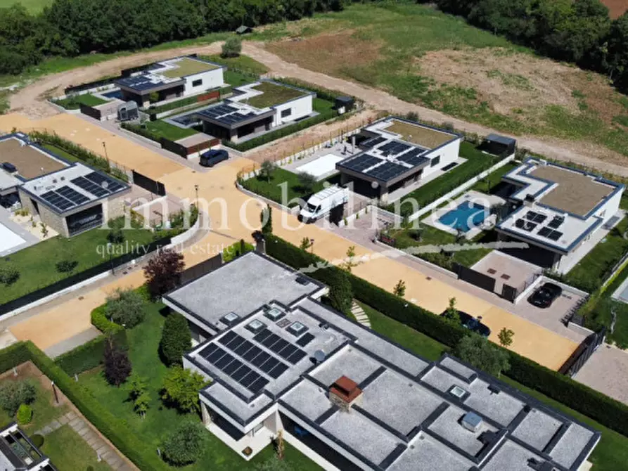 Immagine 5 di Villa in vendita  in Rossar a Costermano sul Garda