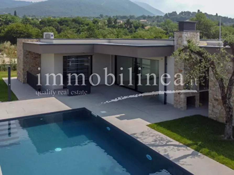 Immagine 8 di Villa in vendita  in Rossar a Costermano sul Garda