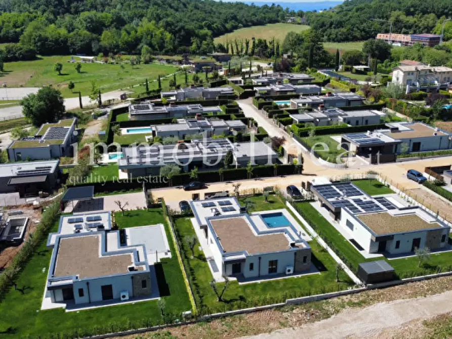 Immagine 8 di Villa in vendita  in Rossar a Costermano sul Garda
