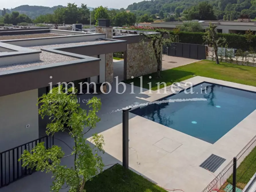 Immagine 9 di Villa in vendita  in Rossar a Costermano sul Garda