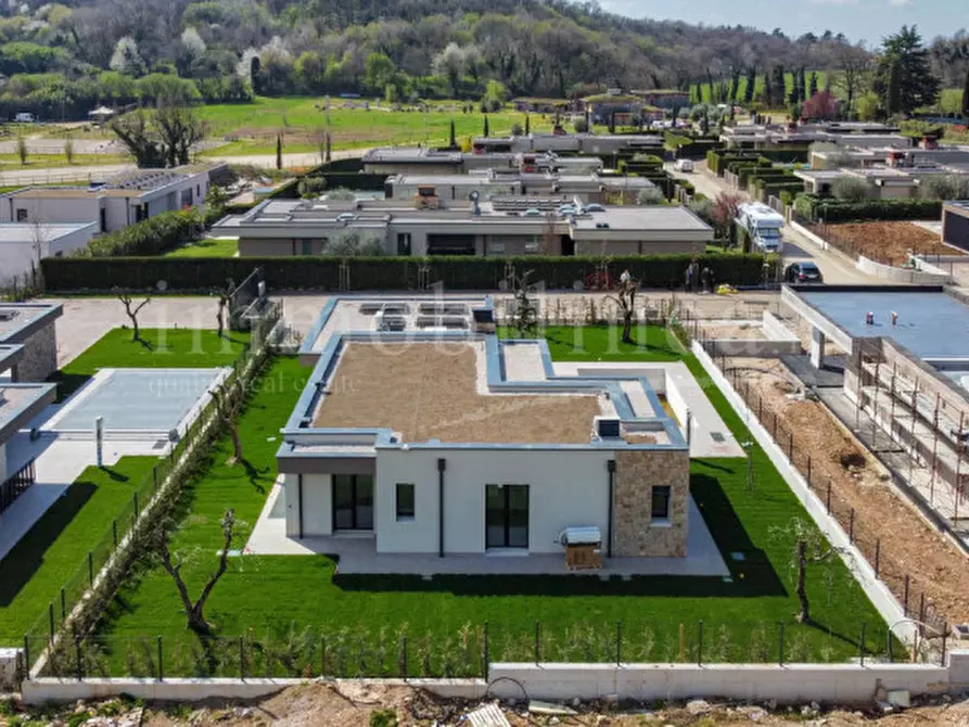 Immagine 13 di Villa in vendita  in Rossar a Costermano sul Garda