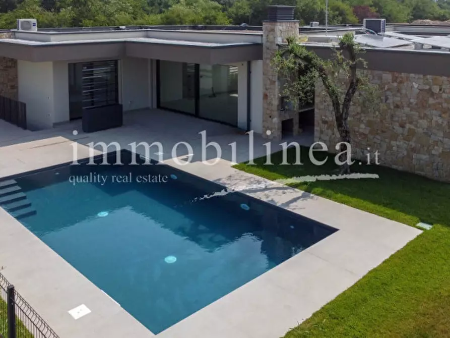Immagine 15 di Villa in vendita  in Rossar a Costermano sul Garda