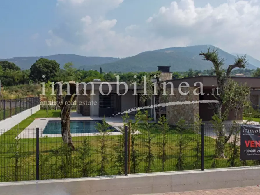 Immagine 18 di Villa in vendita  in Rossar a Costermano sul Garda