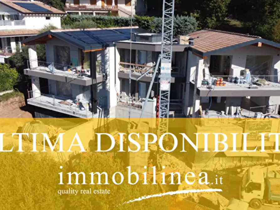 Immagine 1 di Appartamento in vendita  in Via Cà Bianca a Torri Del Benaco