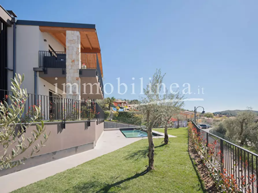 Immagine 4 di Appartamento in vendita  in Via Cà Bianca a Torri Del Benaco