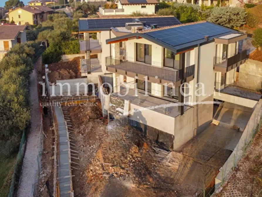 Immagine 5 di Appartamento in vendita  in Via Cà Bianca a Torri Del Benaco